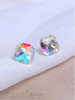 Уникални фасетирани кристални обеци, с големи променящи цвета си кристали 1 см, закопчаване на винт - O2684